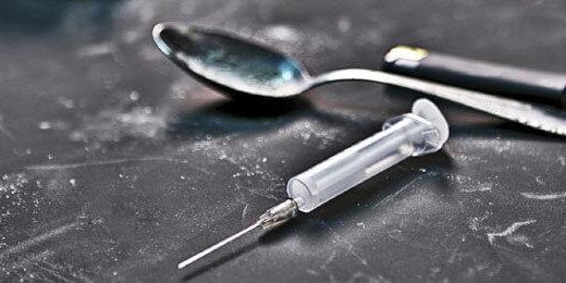 Signs of heroin addiction Signs of heroin addiction