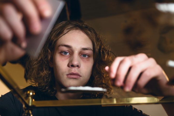 Conceptual,Close-up,Portrait,Of,A,Teenager,Affected,By,Drug,Abuse Cocaine Young person