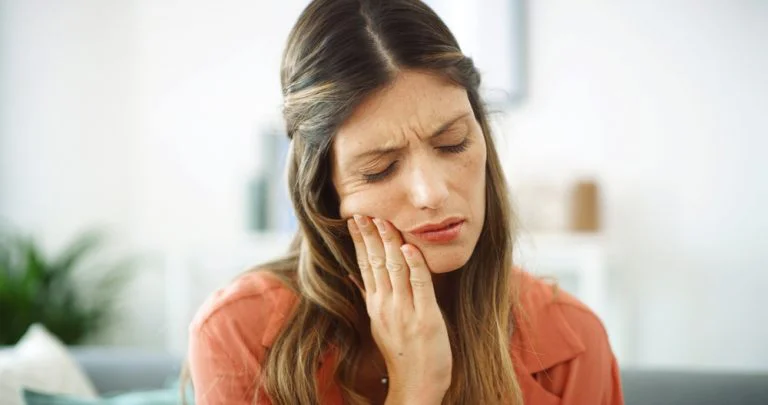 Bad oral health due to Snus