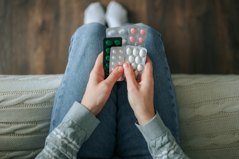 Lot,Of,Pills,In,Woman,Hands.,Movement,In,Frame.,Medications. Subutex Addiction