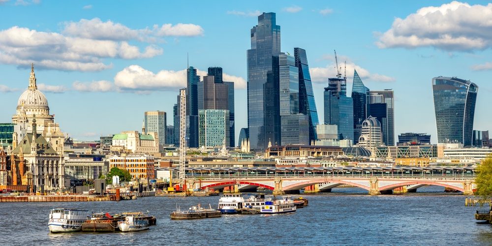 London,Cityscape,With,City,Skyscrapers,And,St.,Paul’s,Cathedral,,Uk London Skyline